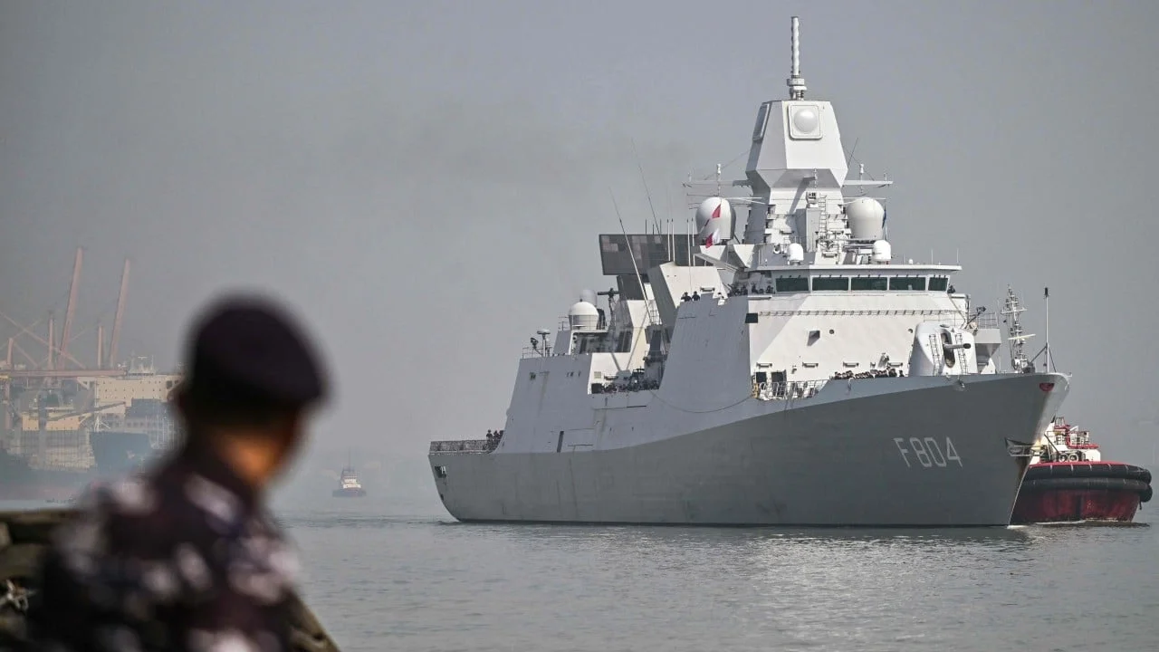 China says it drove away Dutch warship near disputed Paracel Islands
