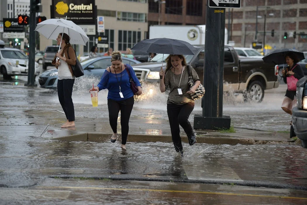 Exploring the Paradox of Intensifying Storms and Worsening Drought in the US