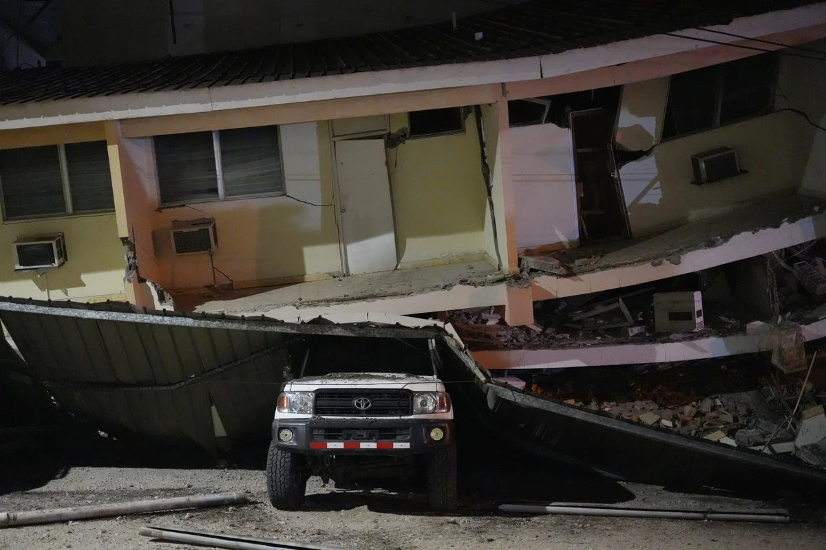 Unnerved Panamanians sleep in streets as aftershocks rattle quake-hit towns