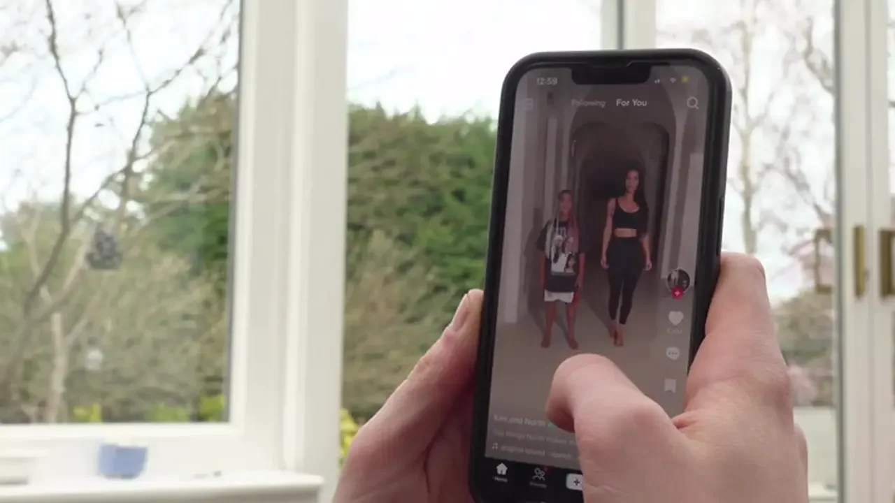 How will the UK’s under-16s social media ban work?