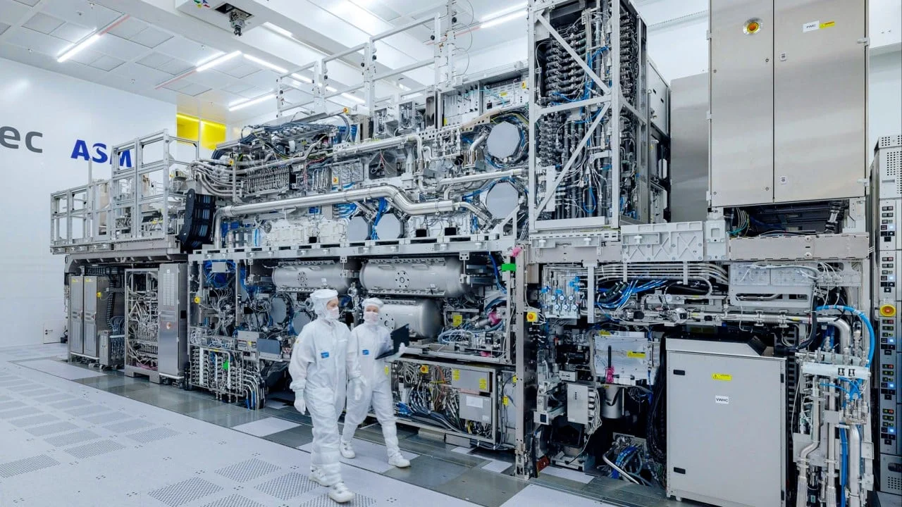 ASML’s chip equipment sales to China soar 109% despite US export curb push