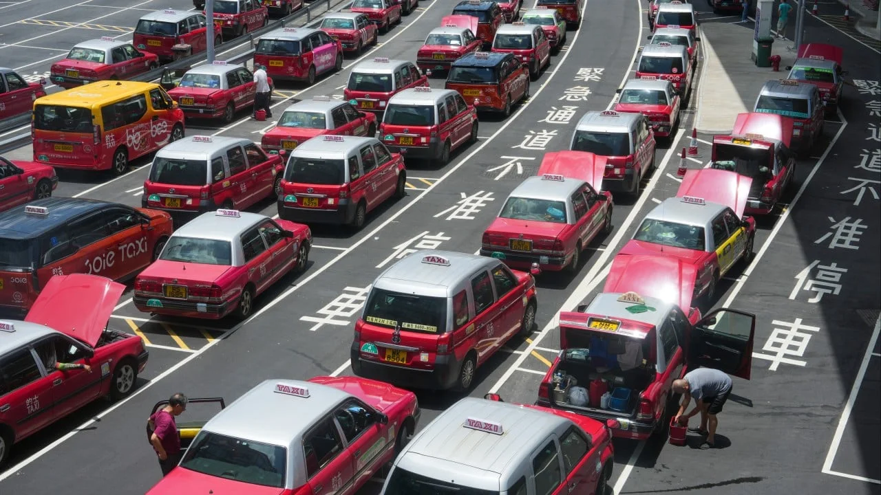 3 Hong Kong taxi drivers banned for 3 months under demerit points system